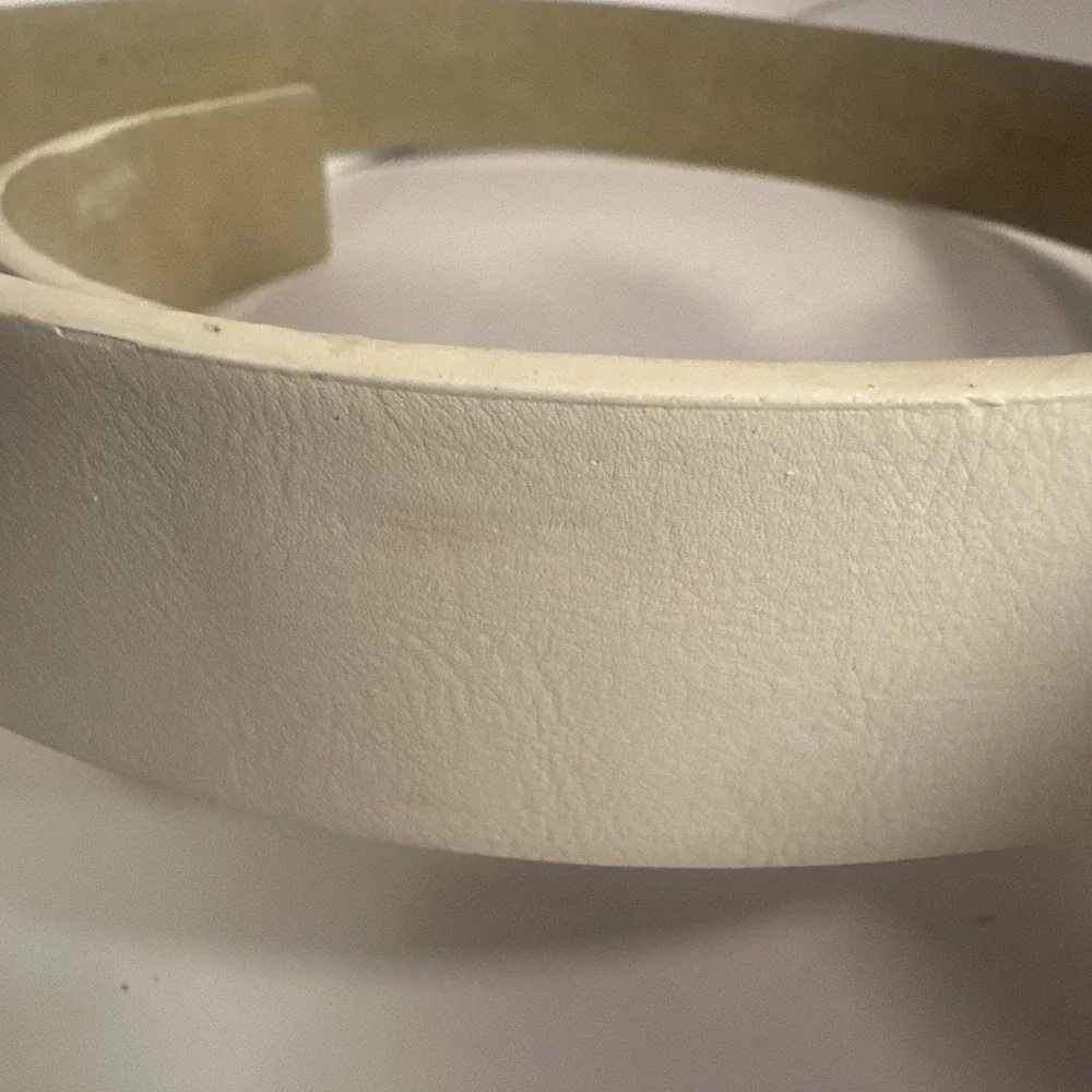 GUESS Men's White Belt Size 36 Faux Leather Casual Fashion Accessory PREOWNED